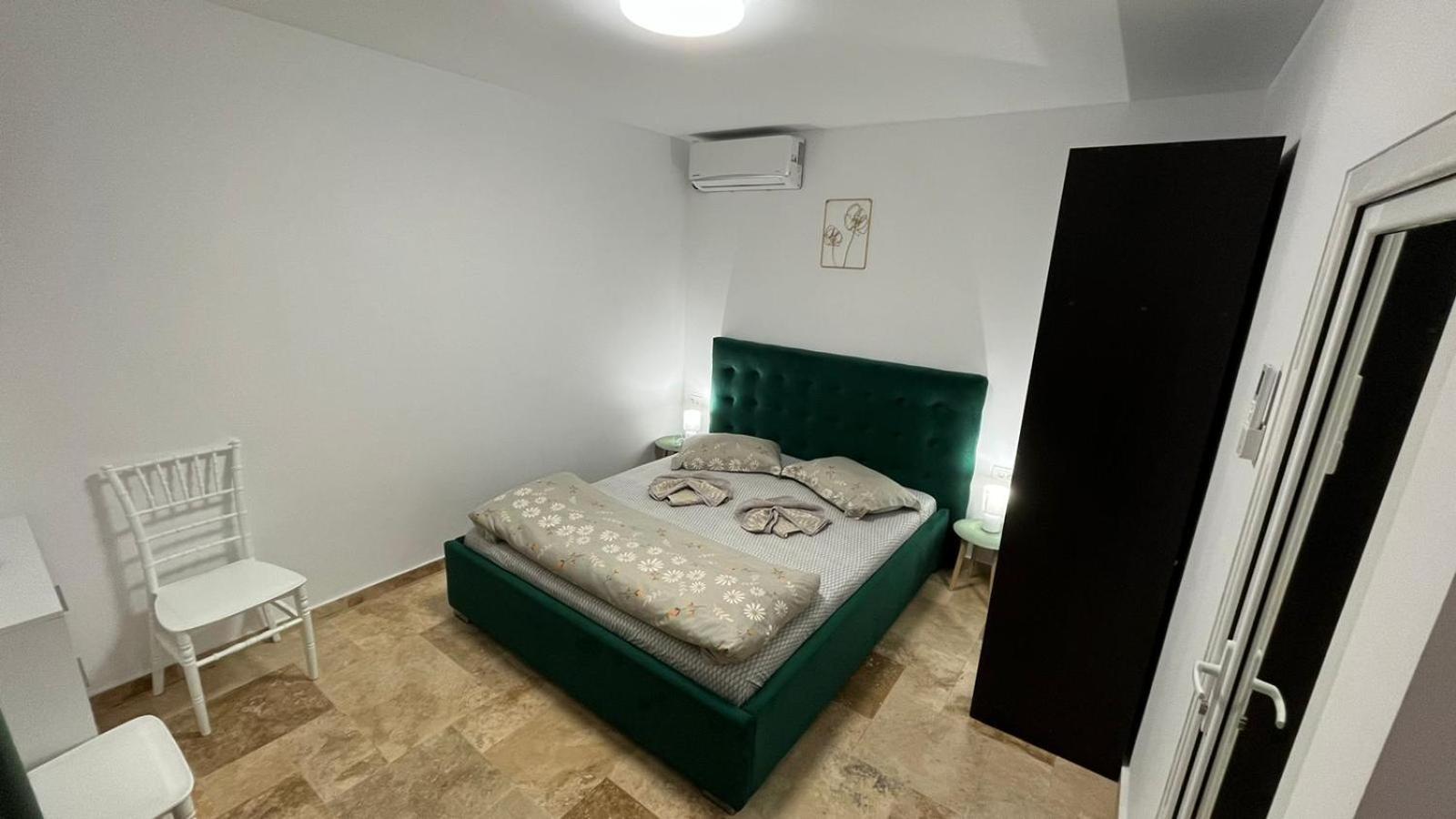 Vila Theo Apartment Mangalia Bagian luar foto